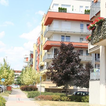 Luxury Studio In The Heart Of Beroun Exteriör bild